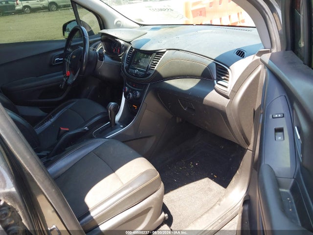 KL7CJLSB0JB718225 Chevrolet Trax Lt