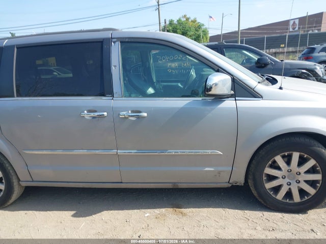 2016 Chrysler Town & Country Touring მანქანა იყიდება აუქციონზე, vin: 2C4RC1BGXGR288317, აუქციონის ნომერი: 45500405
