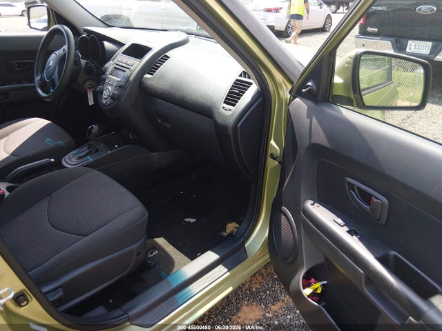 45500480 :رقم المزاد ، KNDJT2A55D7554214 vin ، 2013 Kia Soul مزاد بيع