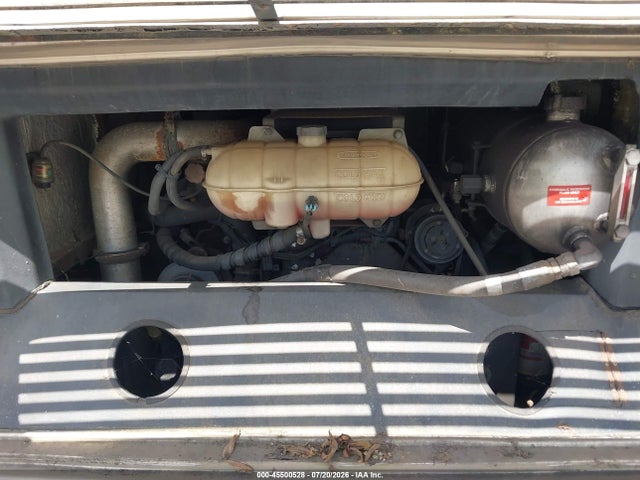 Продаж на аукціоні авто 2001 Freightliner Chassis Vcl, vin: 4UZAAKA851CH68816, номер лоту: 45500528