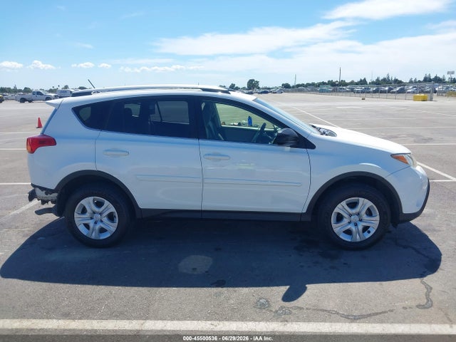 Toyota RAV4 LE 2015 JTMBFREV6FJ033121 Image 14