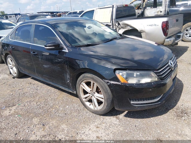 2014 Volkswagen Passat 1.8t Se მანქანა იყიდება აუქციონზე, vin: 1VWBS7A38EC068277, აუქციონის ნომერი: 45500562