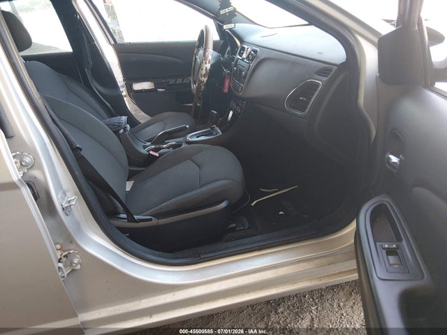2011 Chrysler 200 Touring მანქანა იყიდება აუქციონზე, vin: 1C3BC1FB0BN511961, აუქციონის ნომერი: 45500585
