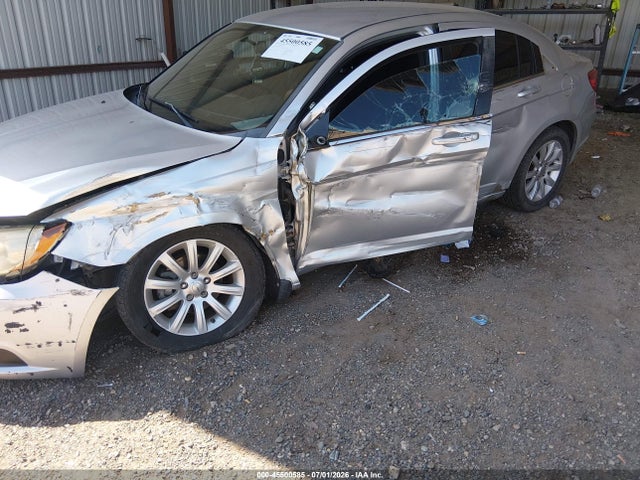 2011 Chrysler 200 Touring მანქანა იყიდება აუქციონზე, vin: 1C3BC1FB0BN511961, აუქციონის ნომერი: 45500585
