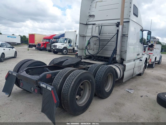 2011 Volvo Vn Vnl მანქანა იყიდება აუქციონზე, vin: 4V4NC9TH4BN297724, აუქციონის ნომერი: 45500593