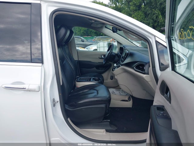 Продаж на аукціоні авто 2020 Chrysler Pacifica Touring L, vin: 2C4RC1BG0LR271844, номер лоту: 45500808