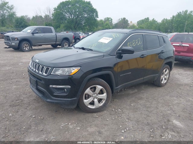 Jeep Compass Latitude 4x4 2018 3C4NJDBB4JT362409 Image 2