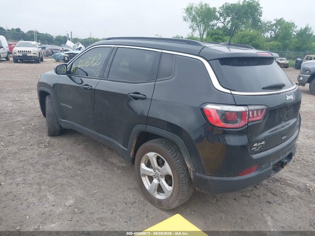 Jeep Compass Latitude 4x4 2018 3C4NJDBB4JT362409 Image 3