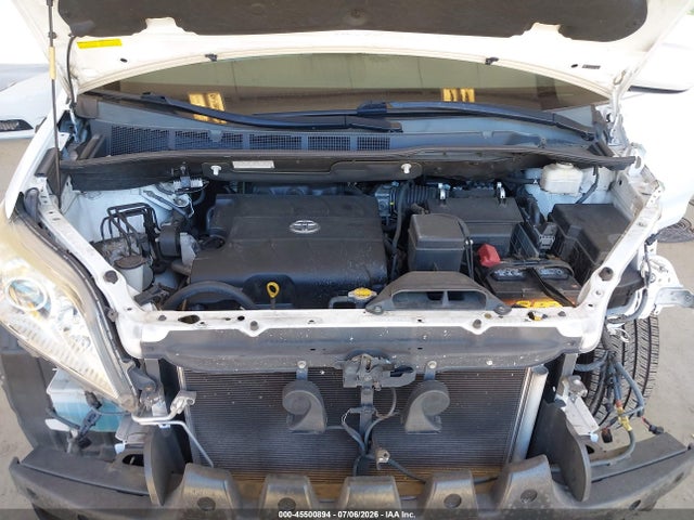 45500894 :رقم المزاد ، 5TDYK3DC8BS082983 vin ، 2011 Toyota Sienna Xle V6 مزاد بيع