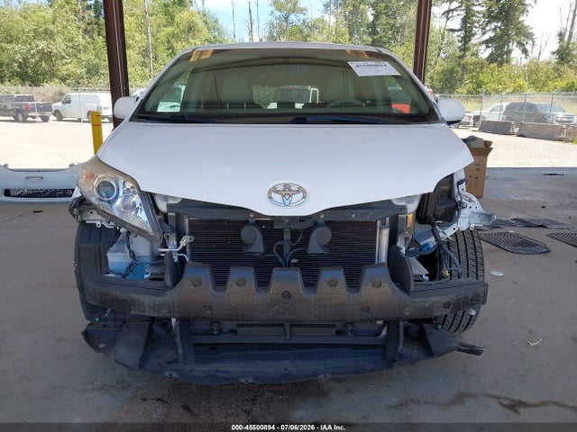 Продажа на аукционе авто 2011 Toyota Sienna Xle V6, vin: 5TDYK3DC8BS082983, номер лота: 45500894