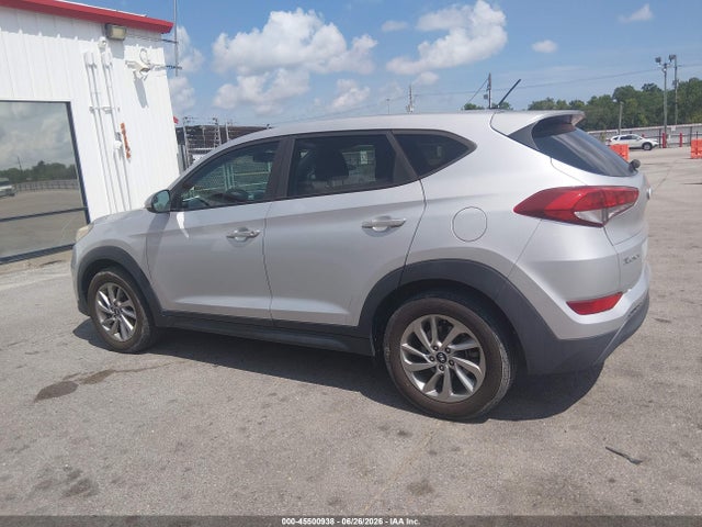 KM8J23A44JU656175 Hyundai TUCSON SE