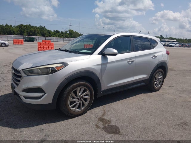 KM8J23A44JU656175 Hyundai TUCSON SE