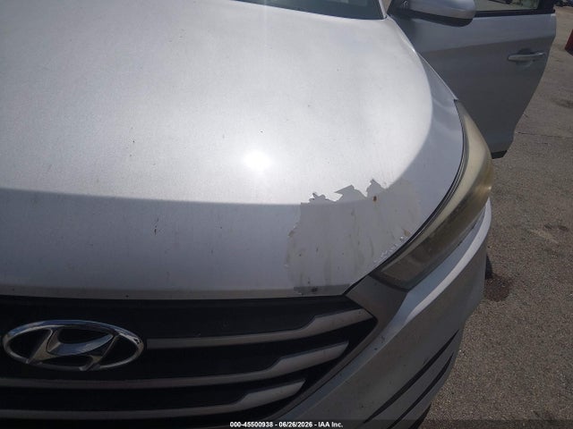 KM8J23A44JU656175 Hyundai TUCSON SE