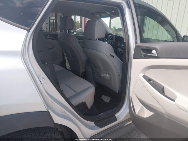 KM8J23A44JU656175 Hyundai TUCSON SE