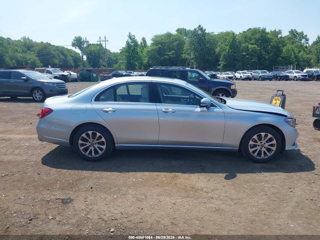 45501064 :رقم المزاد ، WDDZF4KB7JA347998 vin ، 2018 Mercedes-benz E 300 4matic مزاد بيع