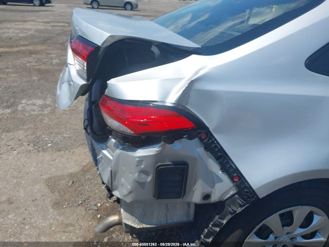 5YFB4MDE8SP276798 Toyota COROLLA LE