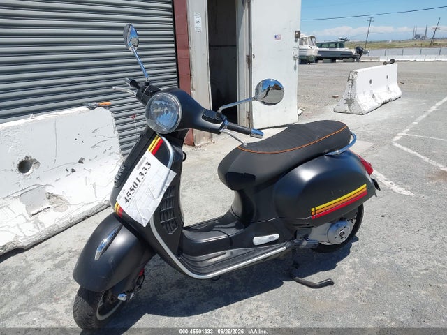 Vespa Gts 300 Super 2015 ZAPM459L0F5100349 Image 2