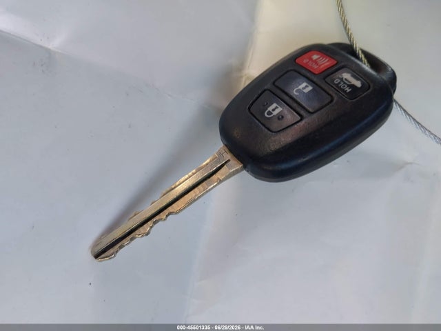 5YFBURHE0FP238561 Toyota Corolla Le Plus