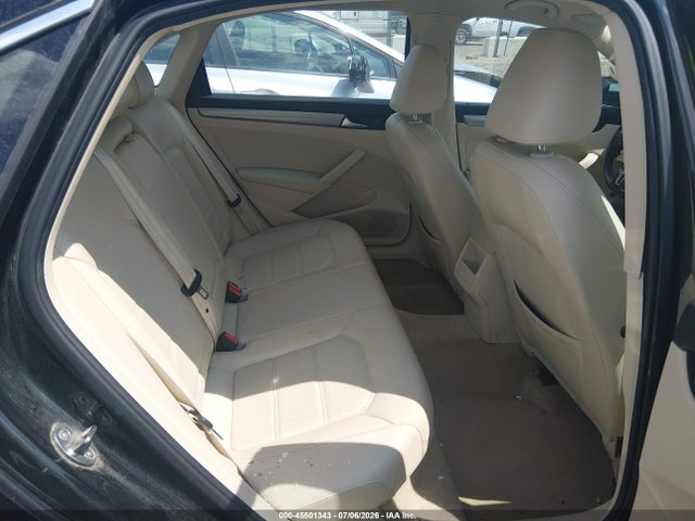 2015 Volkswagen Passat 1.8t Limited Edition მანქანა იყიდება აუქციონზე, vin: 1VWAS7A31FC112021, აუქციონის ნომერი: 45501343