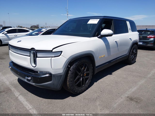 Rivian R1s Adventure 2023 7PDSGABA6PN017536 Image 2