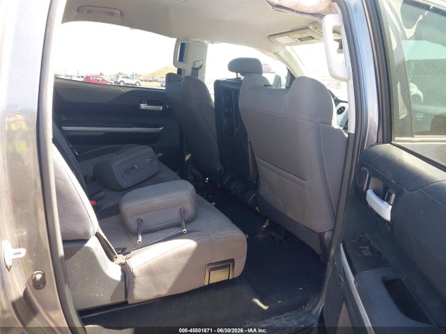 5TFDY5F16HX585807 Toyota Tundra Sr5 5.7l V8