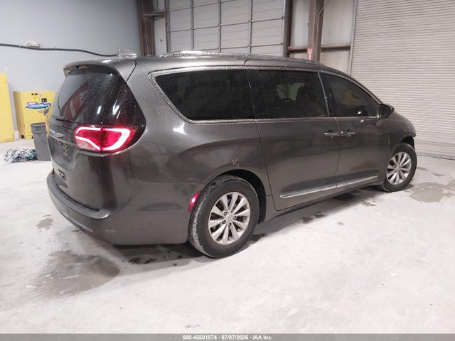 Продажа на аукционе авто 2018 Chrysler Pacifica Touring L Plus, vin: 2C4RC1EG9JR193573, номер лота: 45501874
