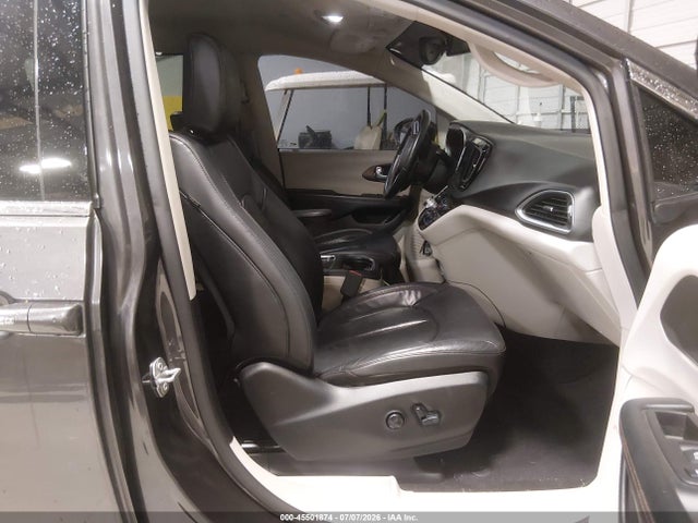 Продажа на аукционе авто 2018 Chrysler Pacifica Touring L Plus, vin: 2C4RC1EG9JR193573, номер лота: 45501874