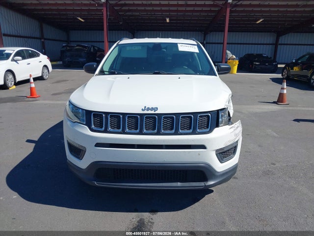 3C4NJCAB8JT212895 Jeep Compass Sport Fwd