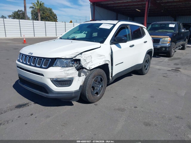 3C4NJCAB8JT212895 Jeep Compass Sport Fwd