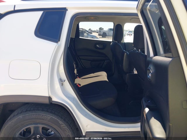 3C4NJCAB8JT212895 Jeep Compass Sport Fwd