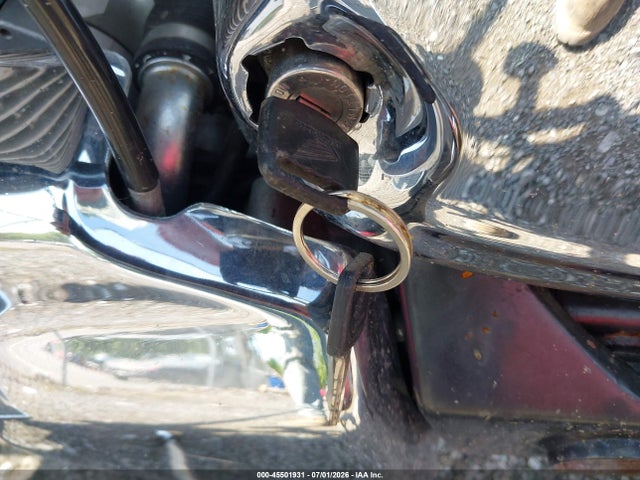 45501931 :رقم المزاد ، 1HFSC1802WA200364 vin ، 1998 Honda Vt1100 C مزاد بيع