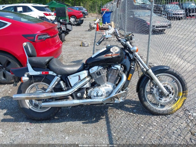 45501931 :رقم المزاد ، 1HFSC1802WA200364 vin ، 1998 Honda Vt1100 C مزاد بيع