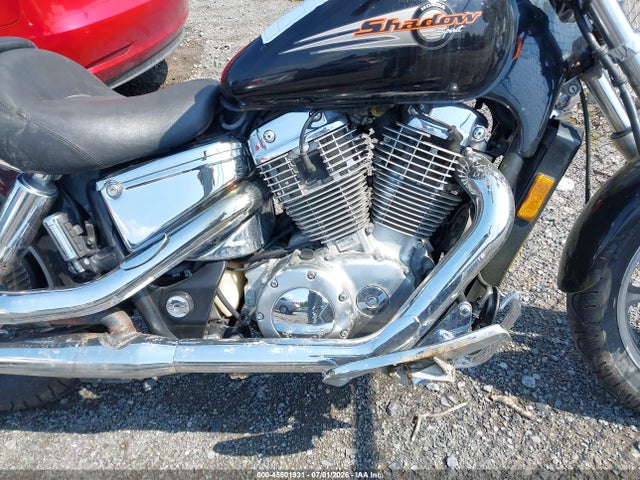 45501931 :رقم المزاد ، 1HFSC1802WA200364 vin ، 1998 Honda Vt1100 C مزاد بيع