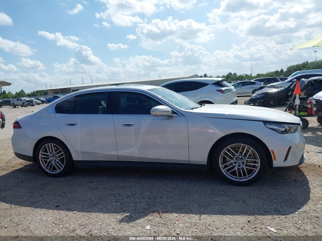 45502068 :رقم المزاد ، WBA43FJ05RCR64256 vin ، 2024 Bmw 530i مزاد بيع