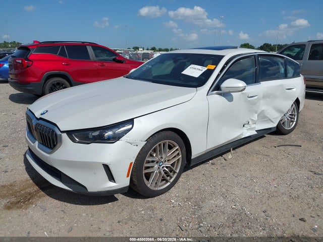45502068 :رقم المزاد ، WBA43FJ05RCR64256 vin ، 2024 Bmw 530i مزاد بيع