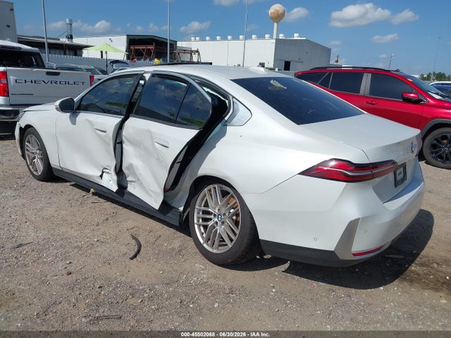 45502068 :رقم المزاد ، WBA43FJ05RCR64256 vin ، 2024 Bmw 530i مزاد بيع