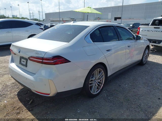 45502068 :رقم المزاد ، WBA43FJ05RCR64256 vin ، 2024 Bmw 530i مزاد بيع