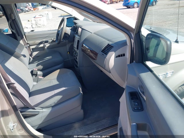 Продаж на аукціоні авто 2009 Chrysler Town & Country Lx, vin: 2A8HR44E49R644439, номер лоту: 45502095