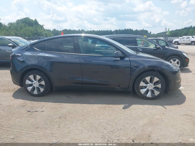Продажа на аукционе авто 2024 Tesla Model Y Long Range Dual Motor All-wheel Drive, vin: 7SAYGAEE2RF002827, номер лота: 45502120