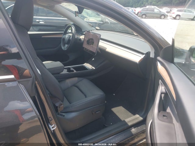 Продажа на аукционе авто 2024 Tesla Model Y Long Range Dual Motor All-wheel Drive, vin: 7SAYGAEE2RF002827, номер лота: 45502120