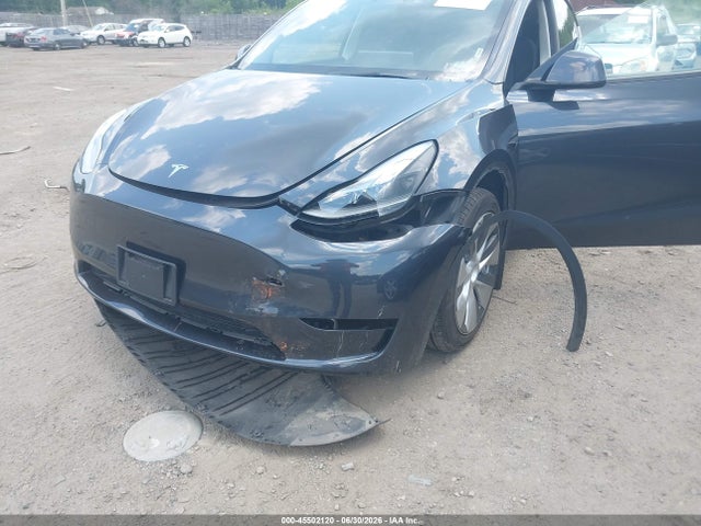 Продажа на аукционе авто 2024 Tesla Model Y Long Range Dual Motor All-wheel Drive, vin: 7SAYGAEE2RF002827, номер лота: 45502120