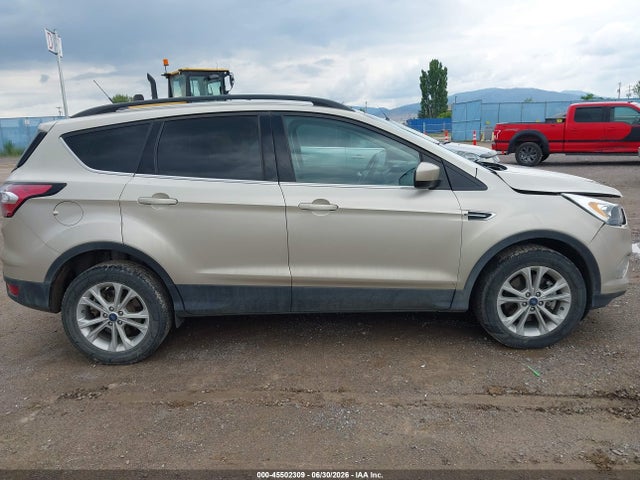 45502309 :رقم المزاد ، 1FMCU9HD4JUD44837 vin ، 2018 Ford Escape Sel مزاد بيع