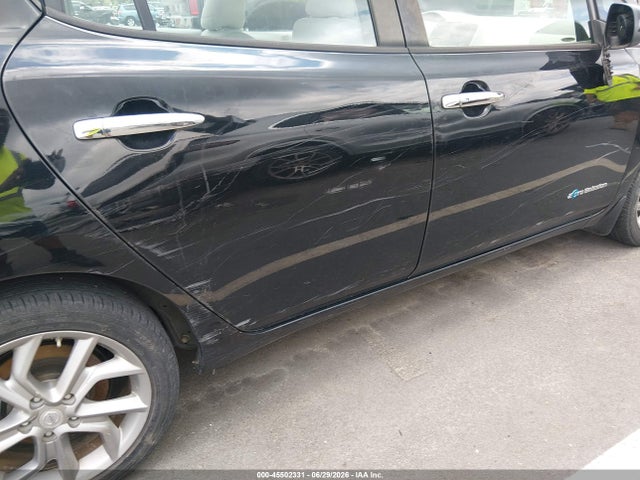 1N4AZ0CP2FC301014 Nissan LEAF SV