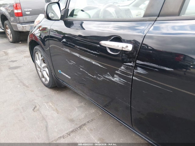1N4AZ0CP2FC301014 Nissan LEAF SV
