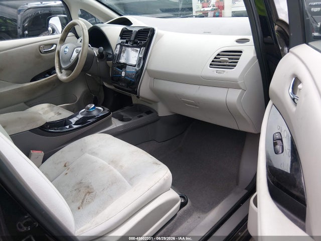 1N4AZ0CP2FC301014 Nissan LEAF SV