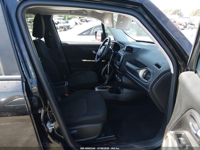 ZACCJABT5FPB26719 Jeep Renegade Latitude