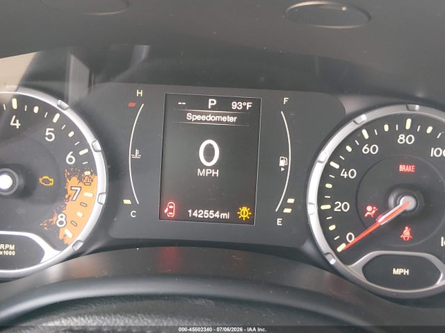 ZACCJABT5FPB26719 Jeep Renegade Latitude
