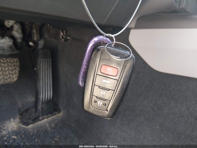 4T1R11AK8RU921037 Toyota CAMRY LE