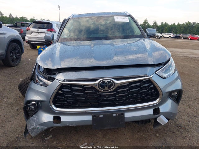 Toyota Highlander Platinum 2022 5TDFZRBH9NS193390 Image 12