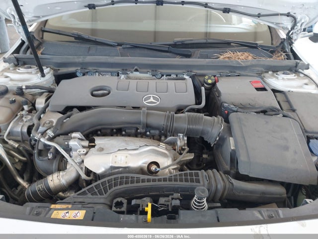 W1K3G4EBXNJ337065 Mercedes-Benz A 220